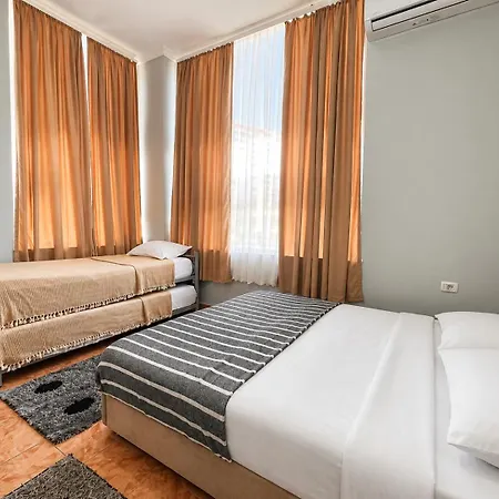 Luma Lägenhet Golem (Tirana)