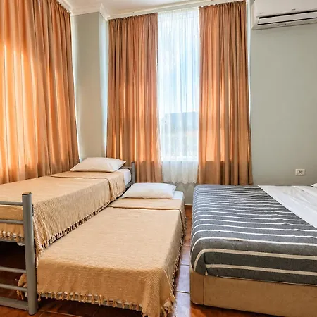 Luma Lägenhet Golem (Tirana)